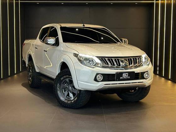 MITSUBISHI L200 TRITON 2.4 16V TURBO DIESEL SPORT HPE-S CD 4P 4X4 AUTOMÁTICO